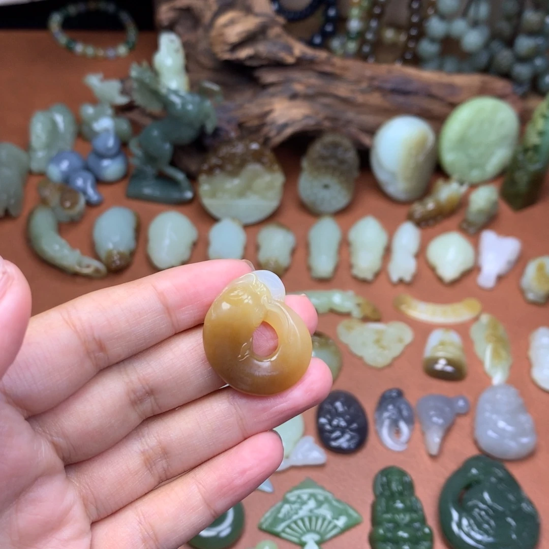 和田玉未镶嵌挂件