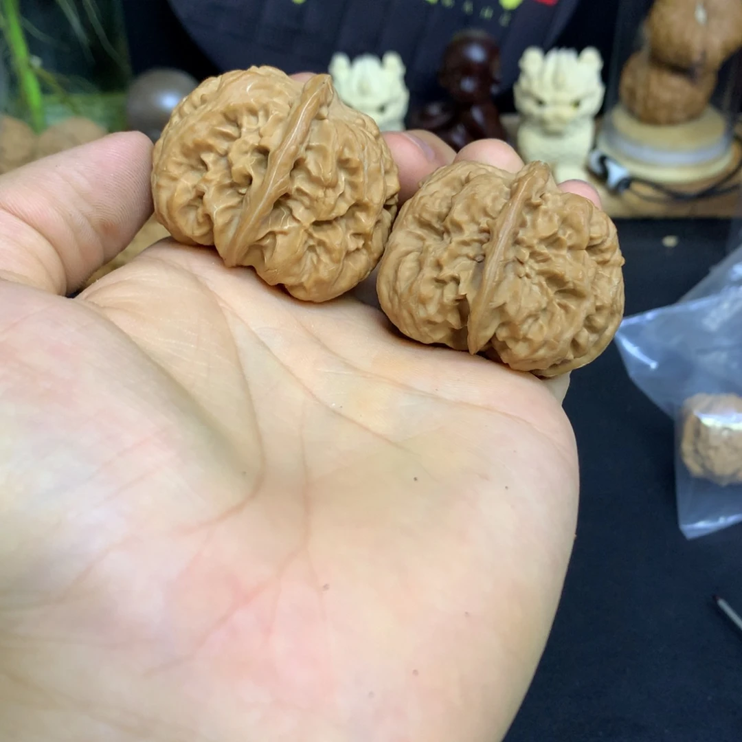 阔***虎文玩核桃把件核桃