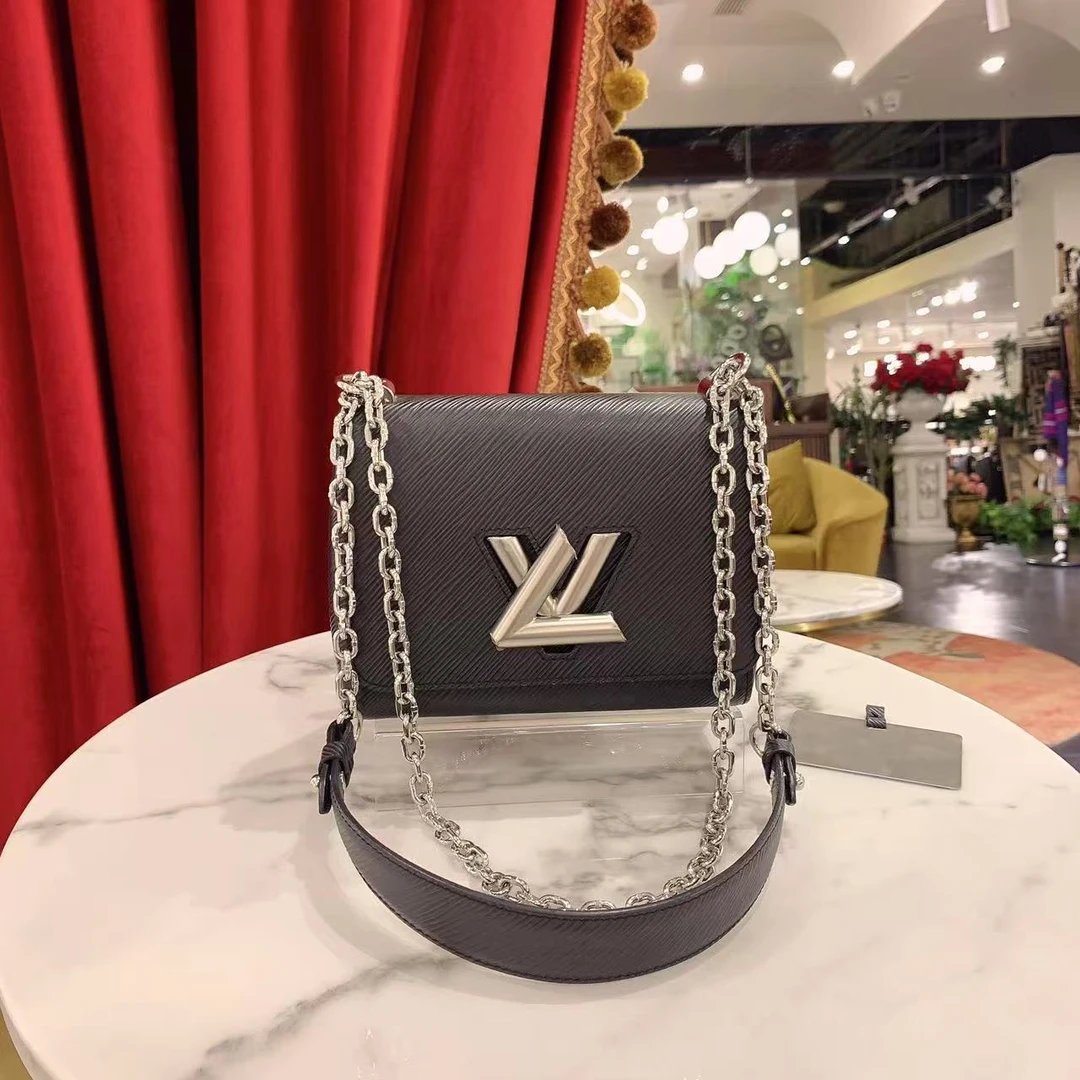 95新 LV GGS萌萌丨twist黑色银扣水波纹芯片款单肩包/73693773