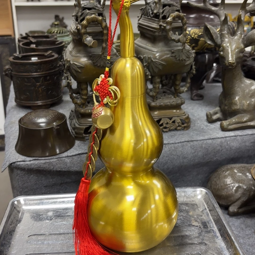 痞***奇黄铜铜器摆件制作工艺精湛