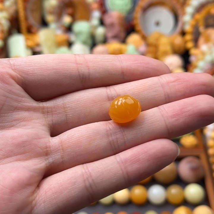 石英质玉（缅黄）未镶嵌珠宝半成品