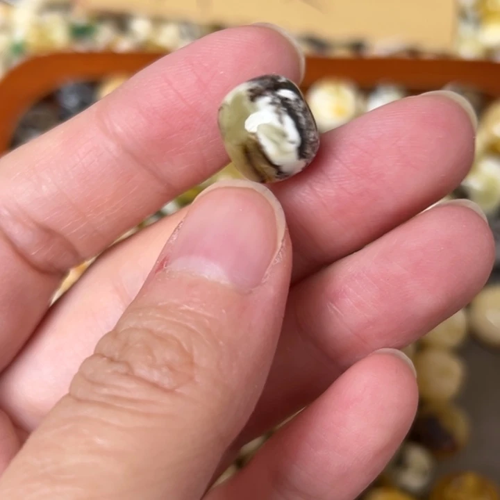 蜜蜡未镶嵌裸石12.4mm一个