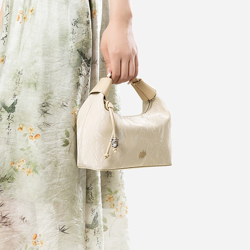 【天美意Teenmix】新中式饭盒包TMX43ST008211