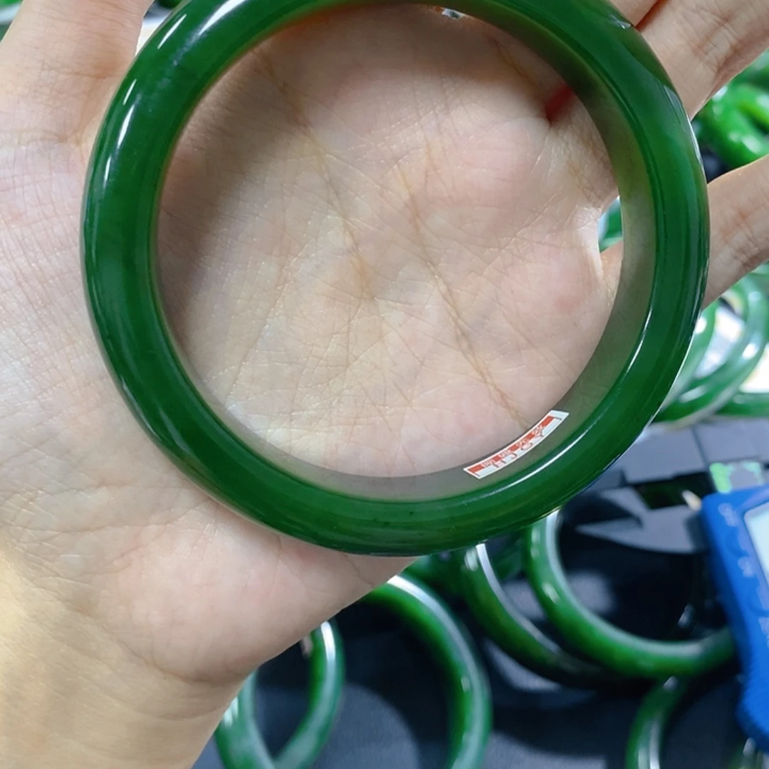 墨***墨和田玉未镶嵌手链