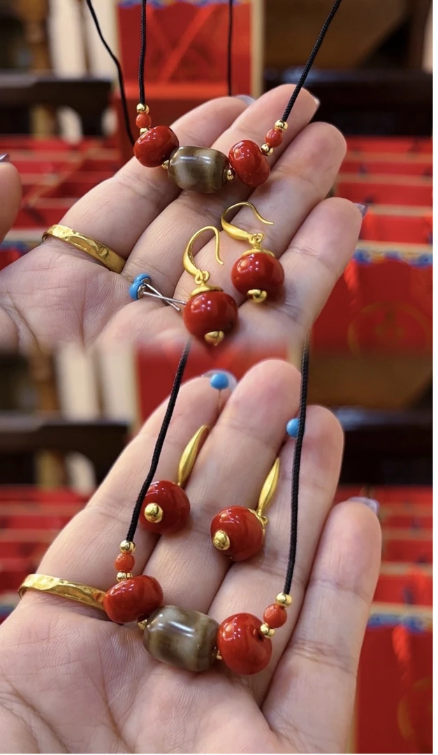 铜合金亚克力项链 （松赞藏式饰品店）富贵虎牙幸运珠项链，拍一发3