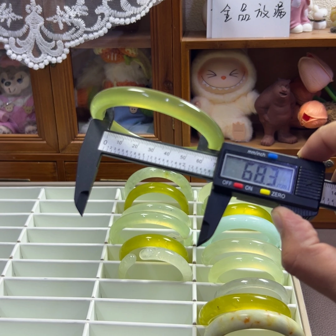 蛇纹石玉未镶嵌手镯771