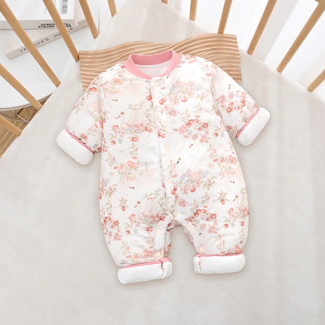 150克婴儿棉服保暖连体衣秋冬夹棉哈衣新生儿冬季纯棉宝宝衣服