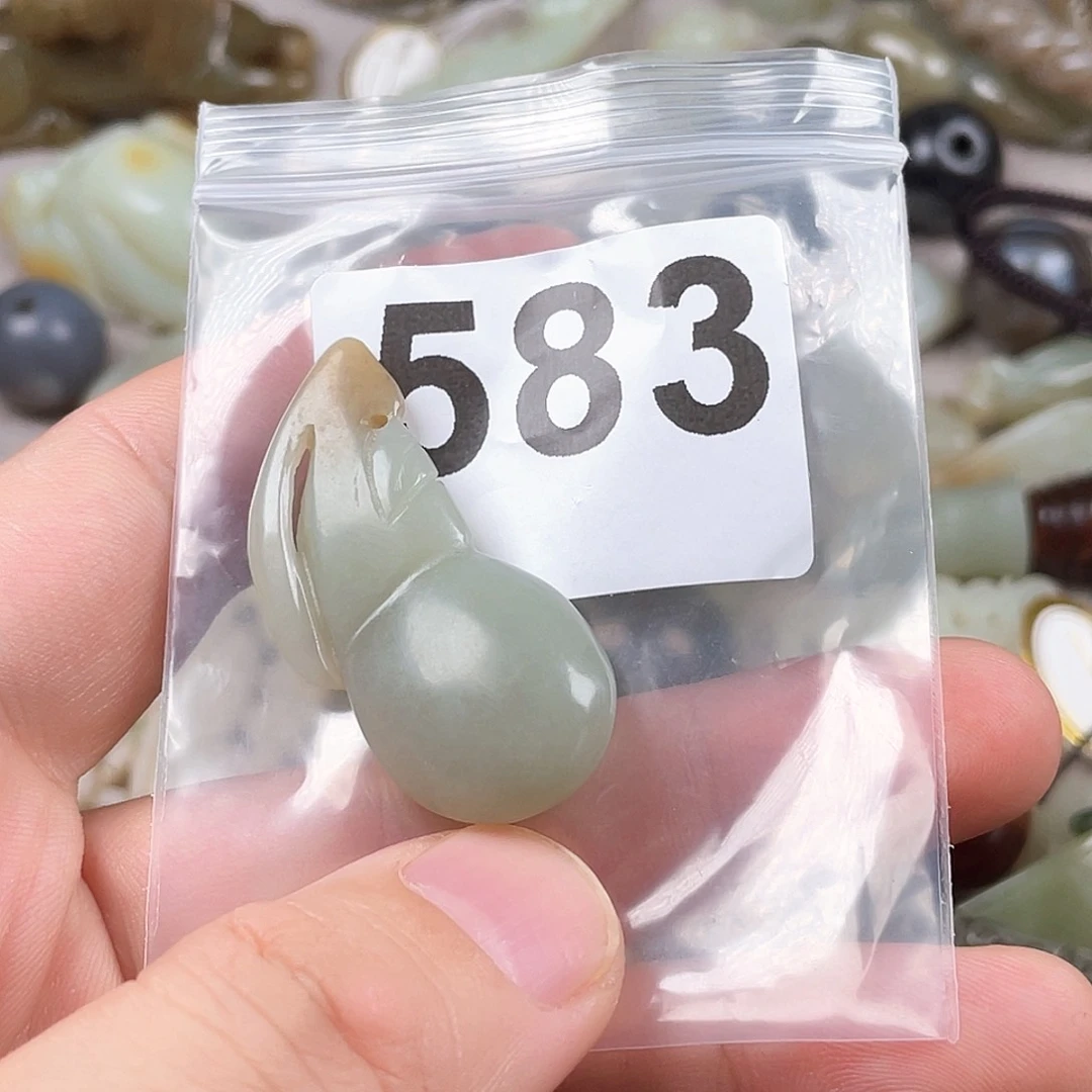 和田玉（糖玉）未镶嵌颈饰