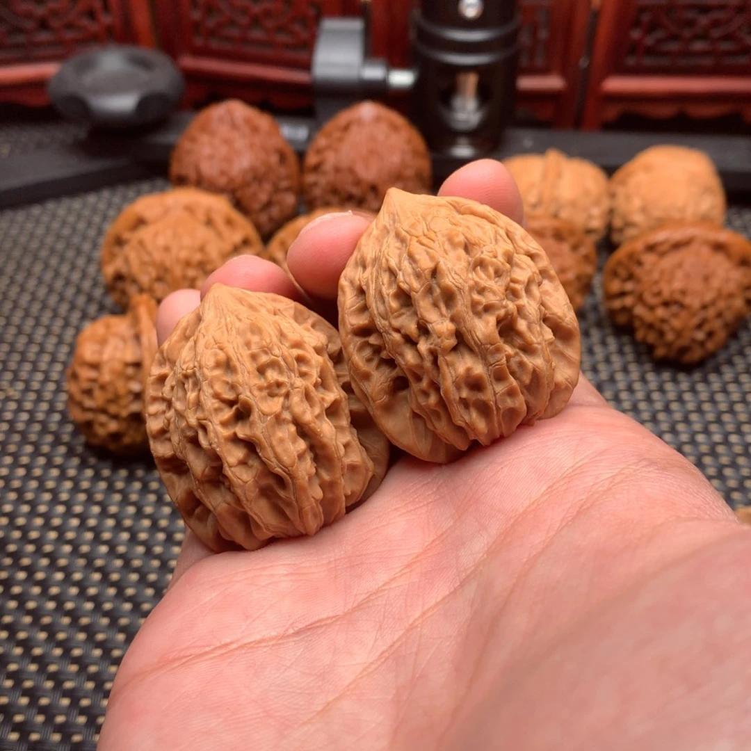 文玩核桃吊坠太行鸡心35