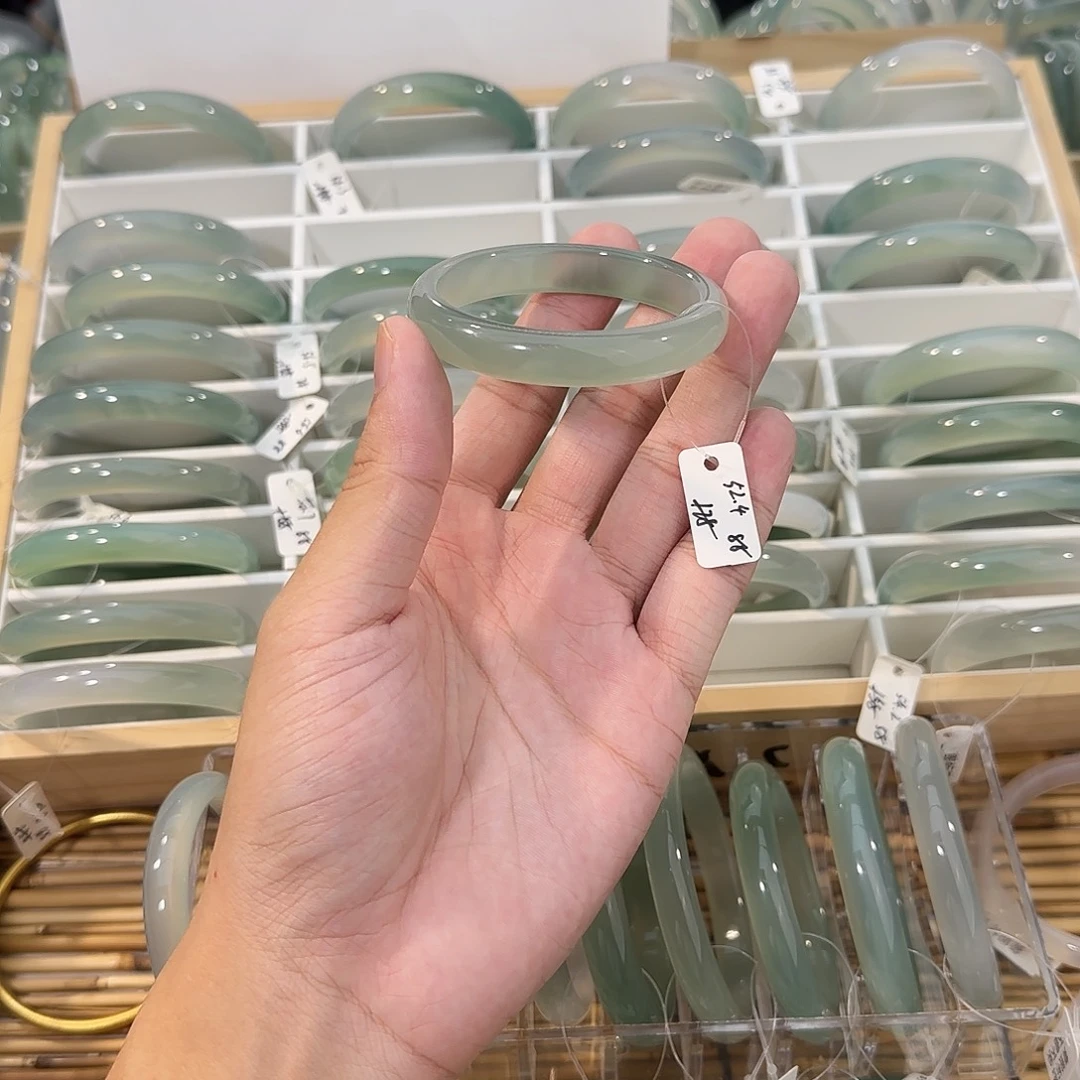 玛瑙/玉髓未镶嵌手镯圈口52.4