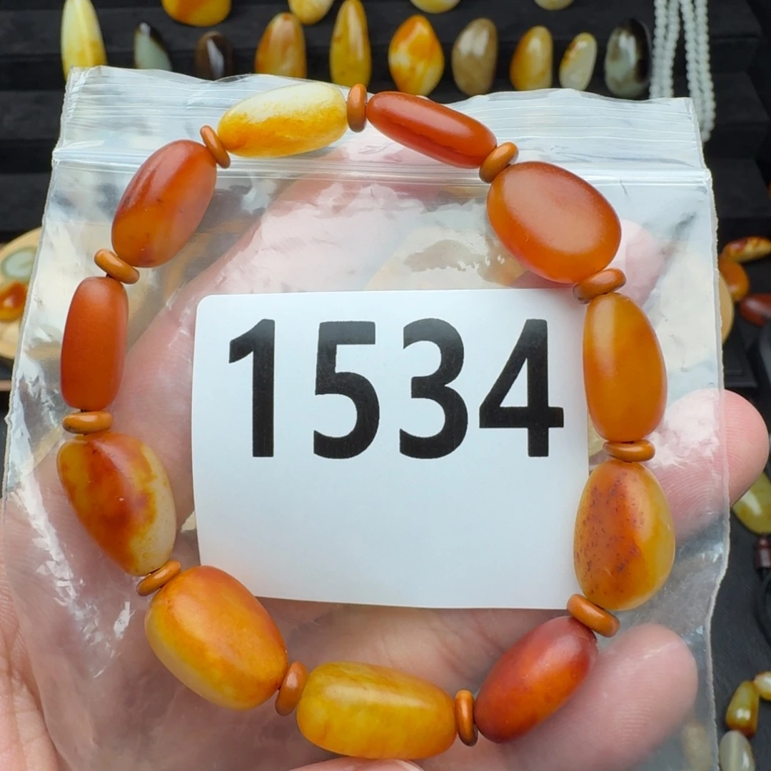 和田玉未镶嵌手串