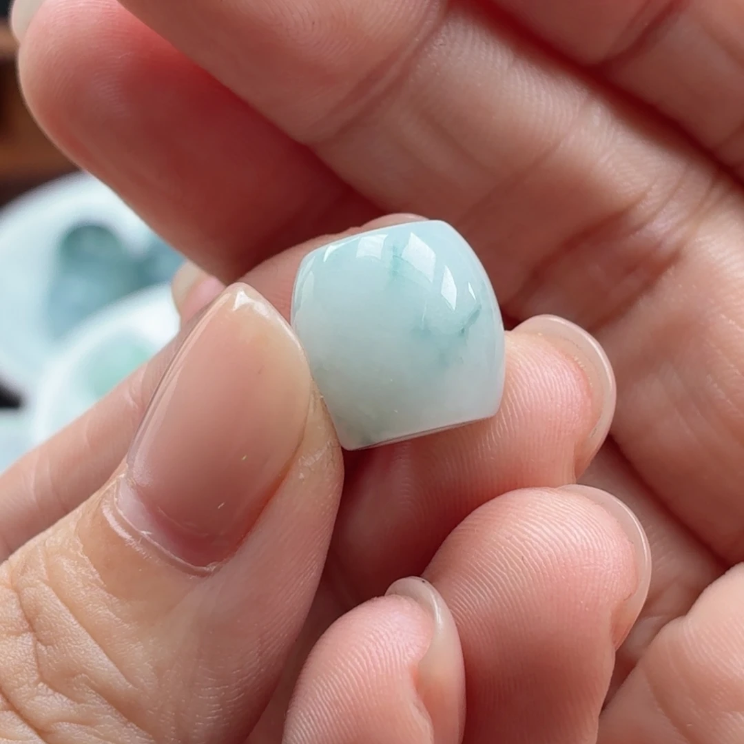 翡翠未镶嵌颈饰天然A货翡翠