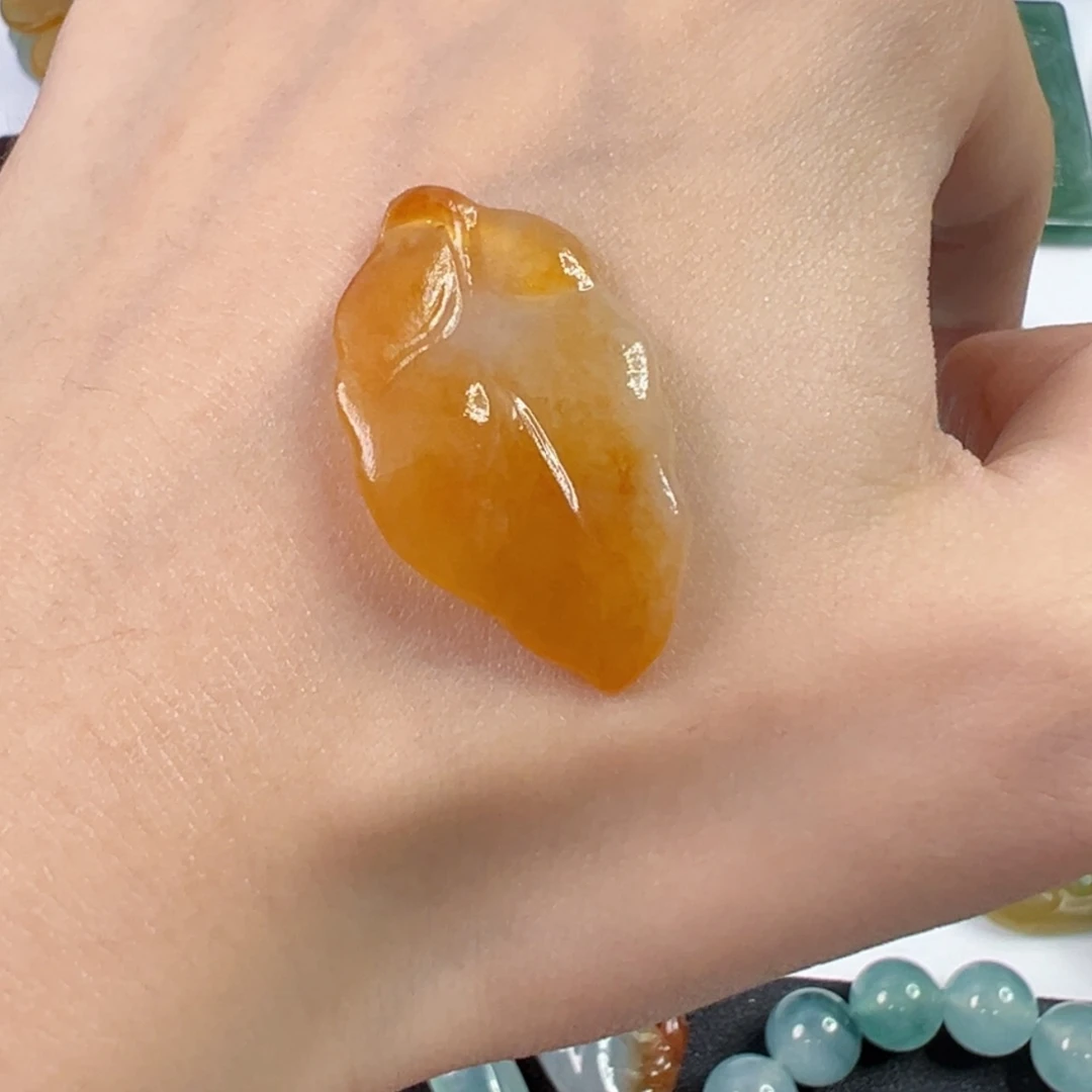 【闪购商品】颈饰未镶嵌翡翠菩提叶