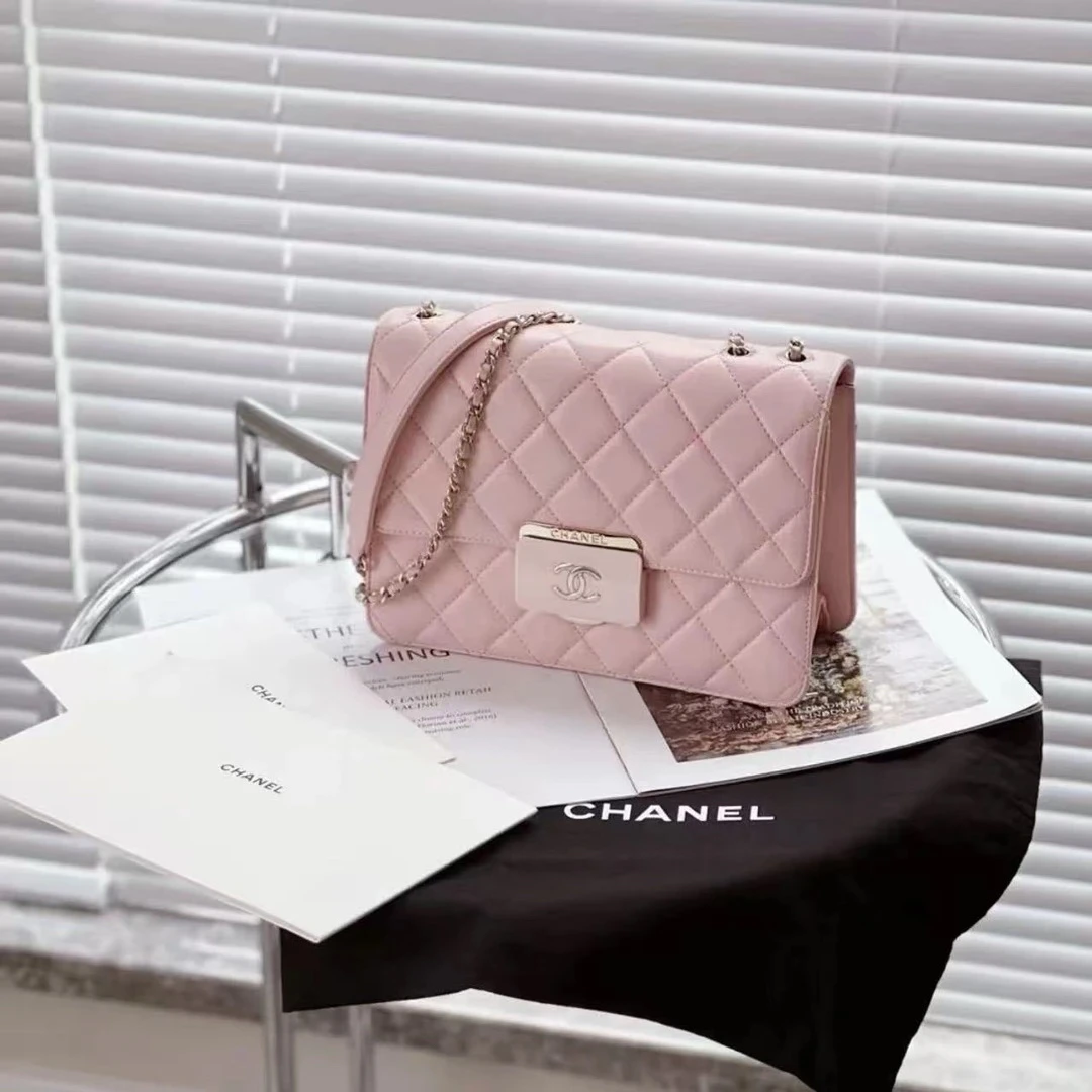 95新 Chanel/香奈儿 Chanel粉色珐琅扣链条包 25090023-04