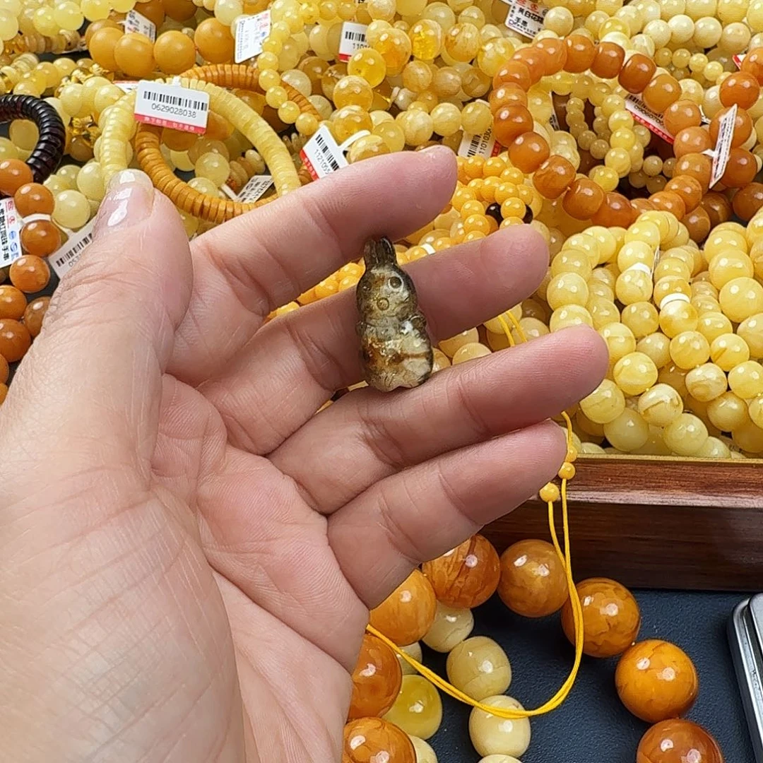 琥珀未镶嵌珠宝奇石