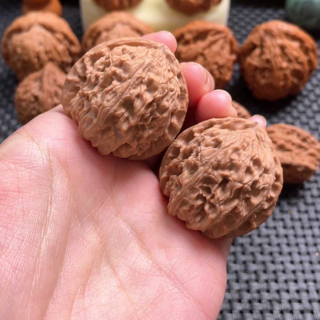 文玩核桃吊坠白狮子37+全品