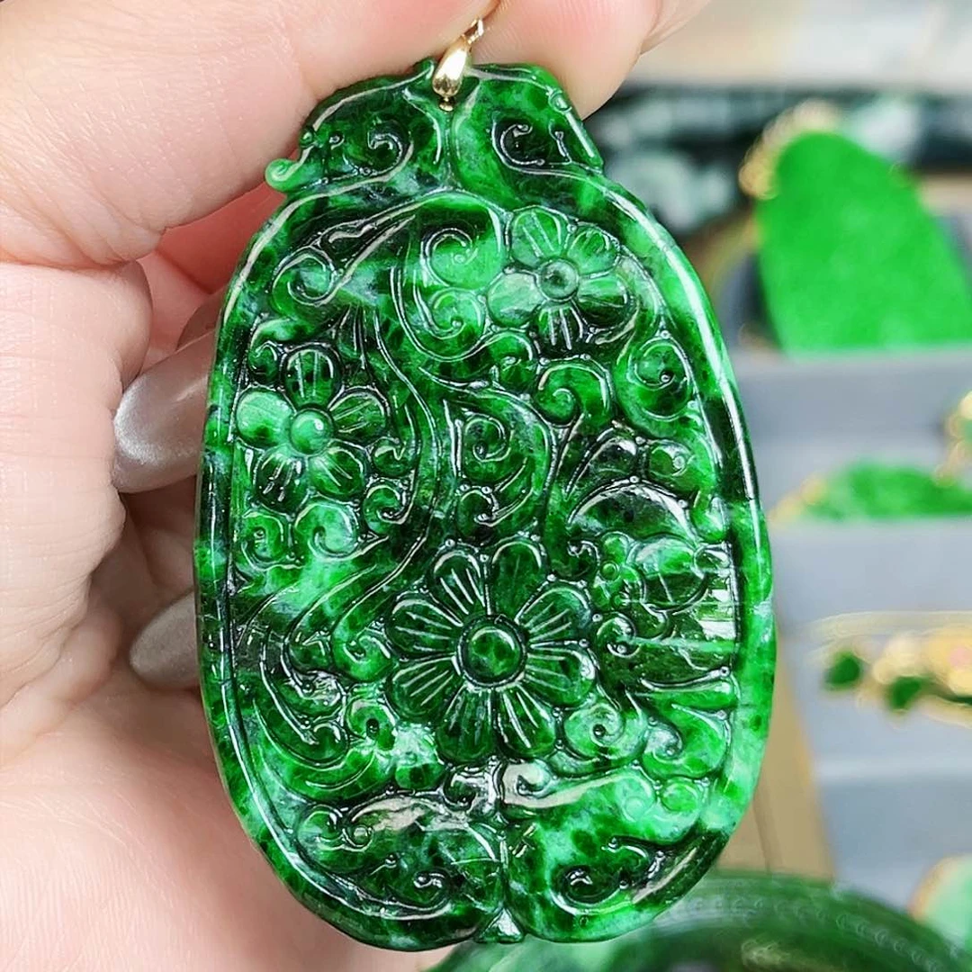 翡翠颈饰18K金镶嵌吊坠