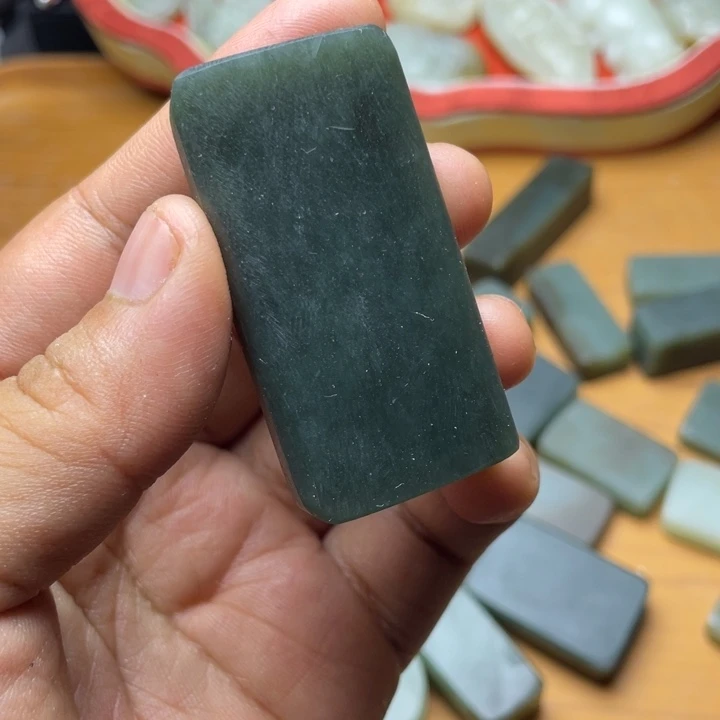 和田玉未镶嵌珠宝半成品