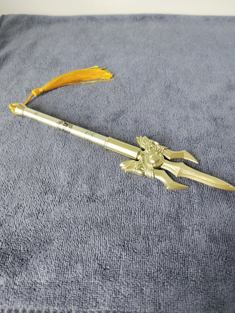 哪吒闹海可伸缩声控火尖枪周边玩具中性笔金色