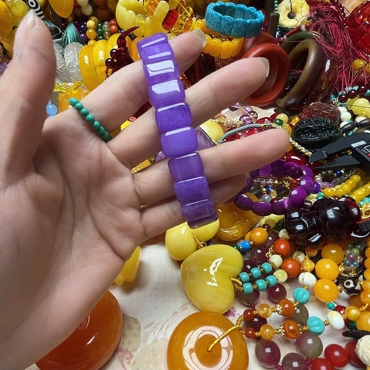 树脂制品找****由1451紫色手牌