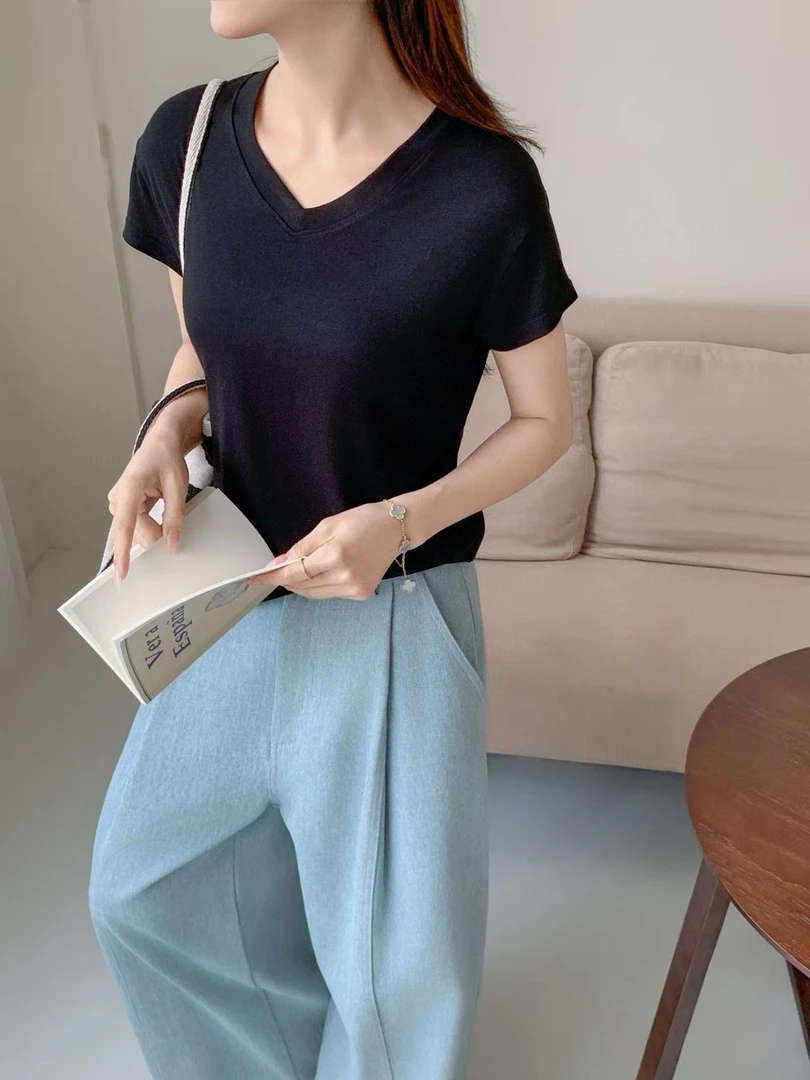 小乔家欧货时尚百搭v领T