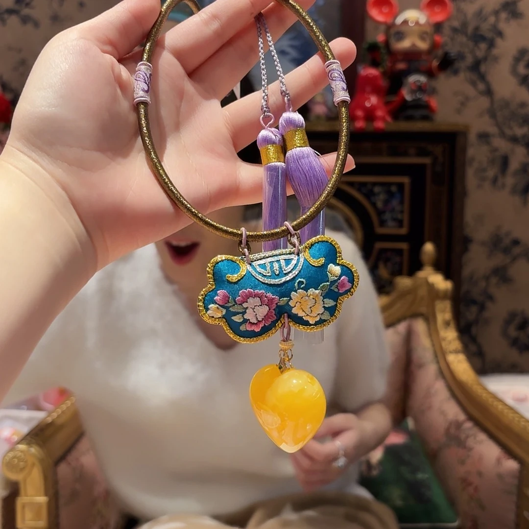 蜜蜡颈饰18K金镶嵌奥*颈饰