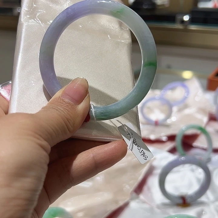 翡翠未镶嵌手镯三彩翡翠手镯