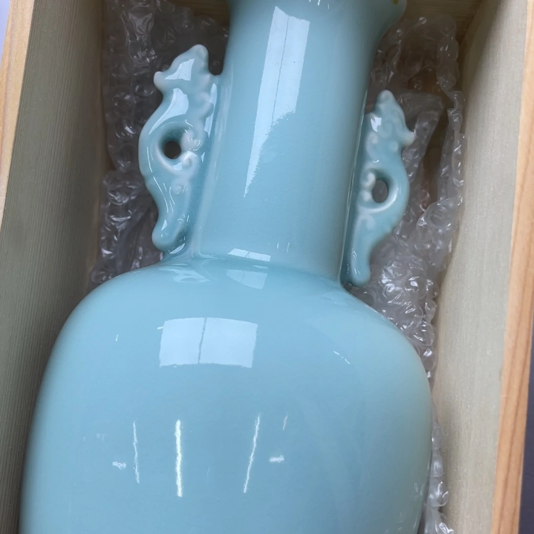 瓷片密密麻麻地铺满一层
