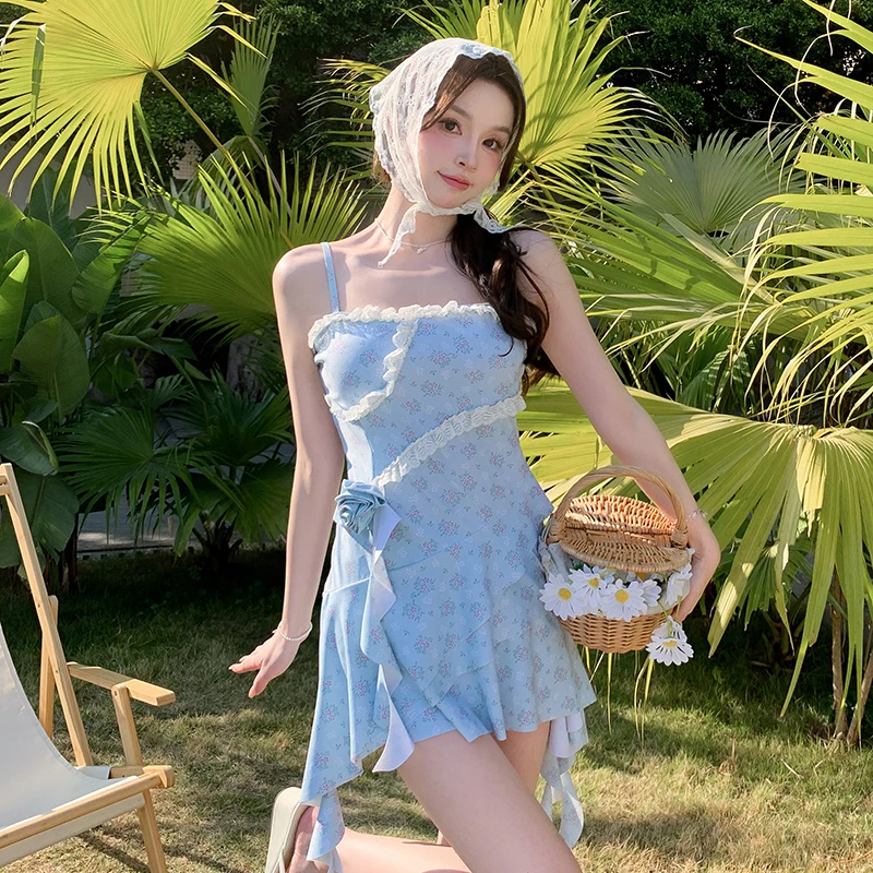 2025绝美吊带泳衣女高级感时尚分体泡温泉保守裙式女孩游泳衣甜美