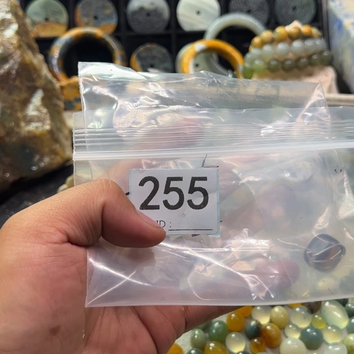 蛇纹石玉未镶嵌珠宝奇石大****窝