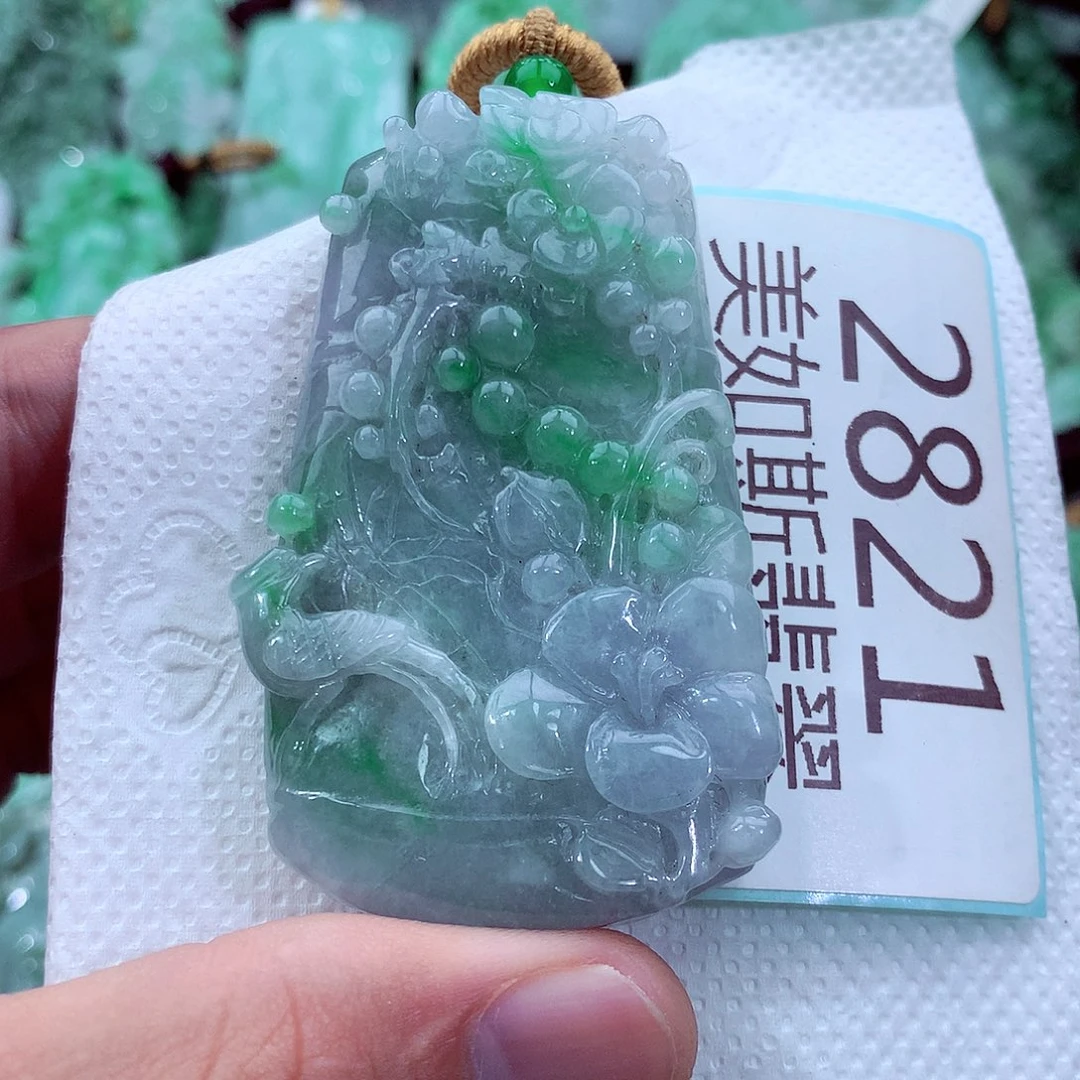 吊坠(不含链)未镶嵌翡翠