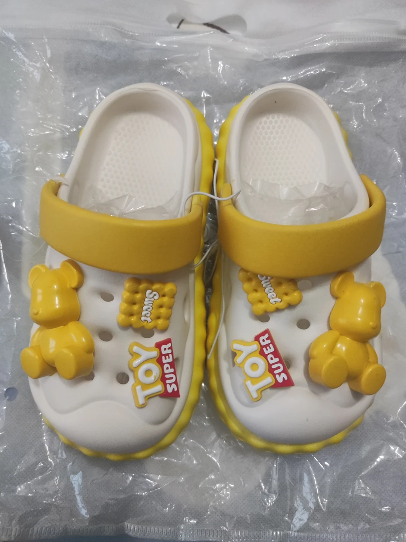 E01-E30   超软EVA材质卡通包头洞洞鞋（微瑕 介意勿拍）不退不换