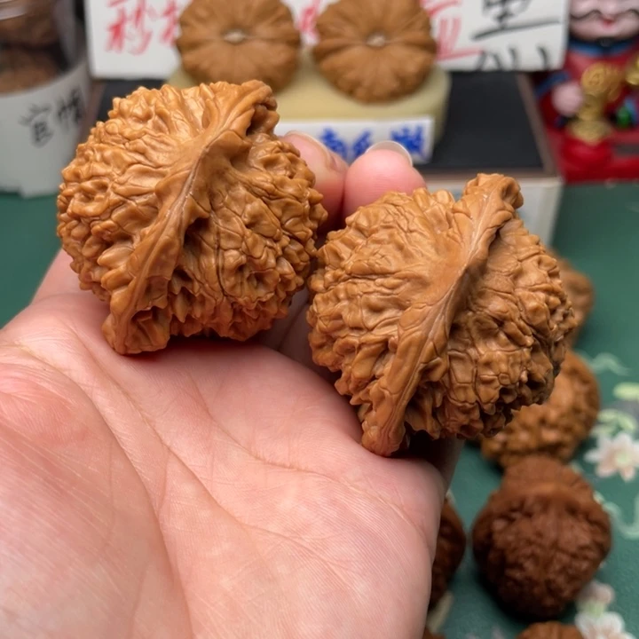 【闪购商品】文玩核桃吊坠50全品官帽