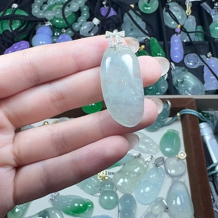 翡翠未镶嵌颈饰11