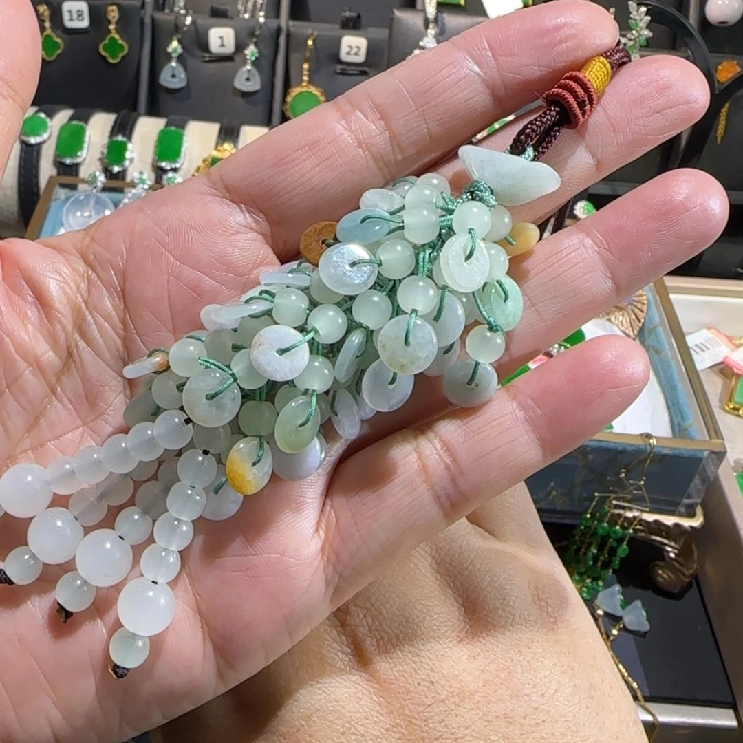 翡翠未镶嵌颈饰包挂