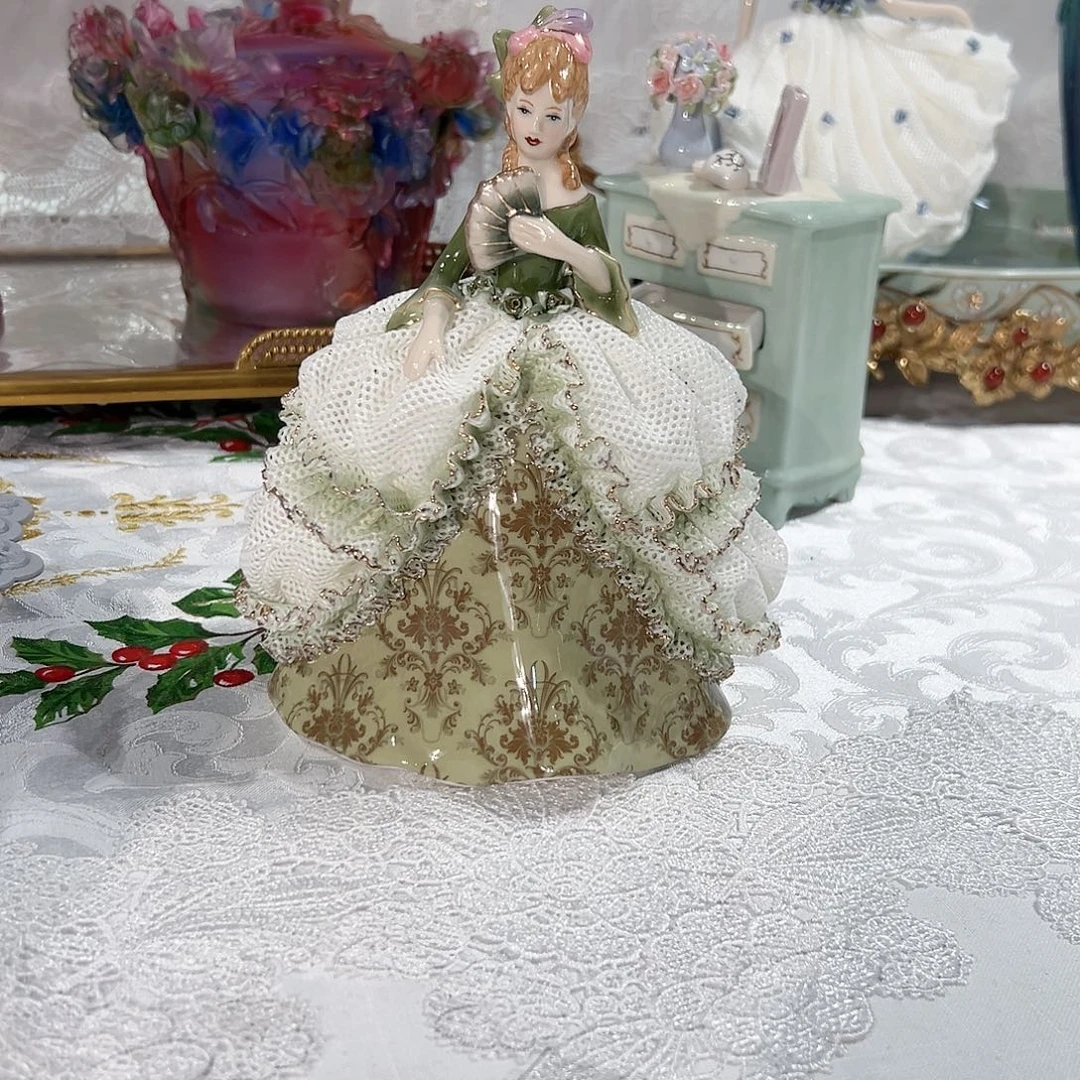 陶瓷0300福利手拿扇子蕾丝娃娃礼盒装