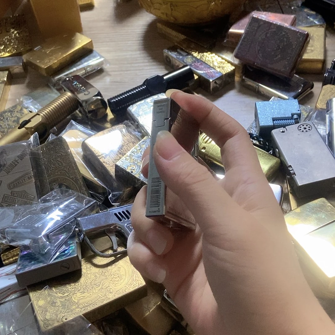 一***叶铜捡漏直播间福利打火机