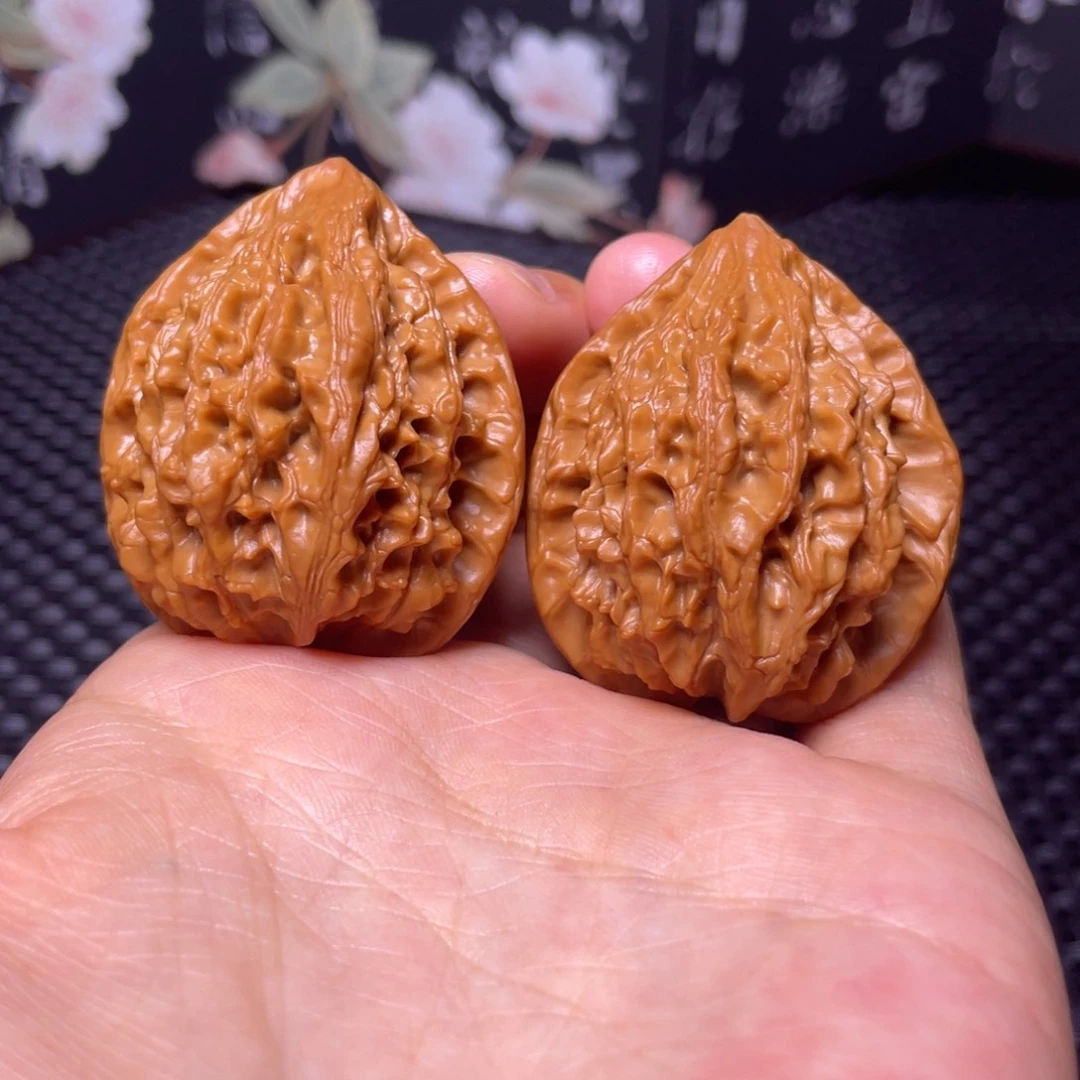 文玩核桃把件十三陵鸡心36+尺