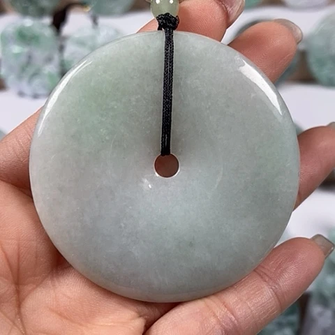 翡翠颈饰未镶嵌平安扣福利