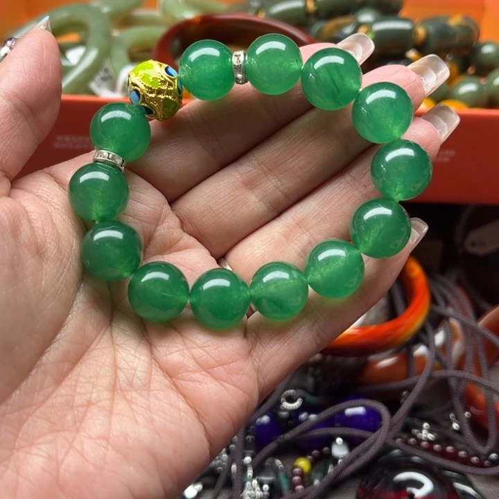 石英质玉颈饰未镶嵌