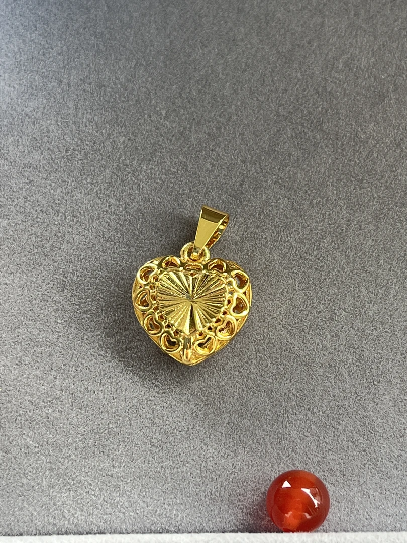810精工爱心镂空吊坠