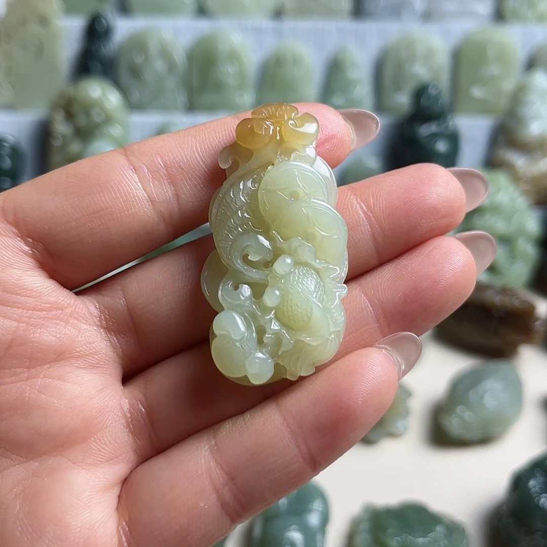 和田玉未镶嵌挂件