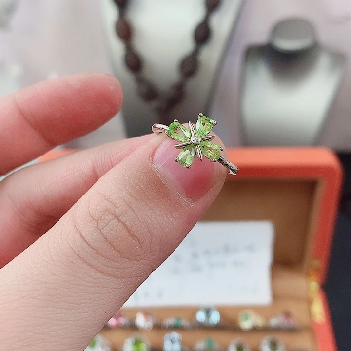 橄榄石戒指银S925镶嵌
