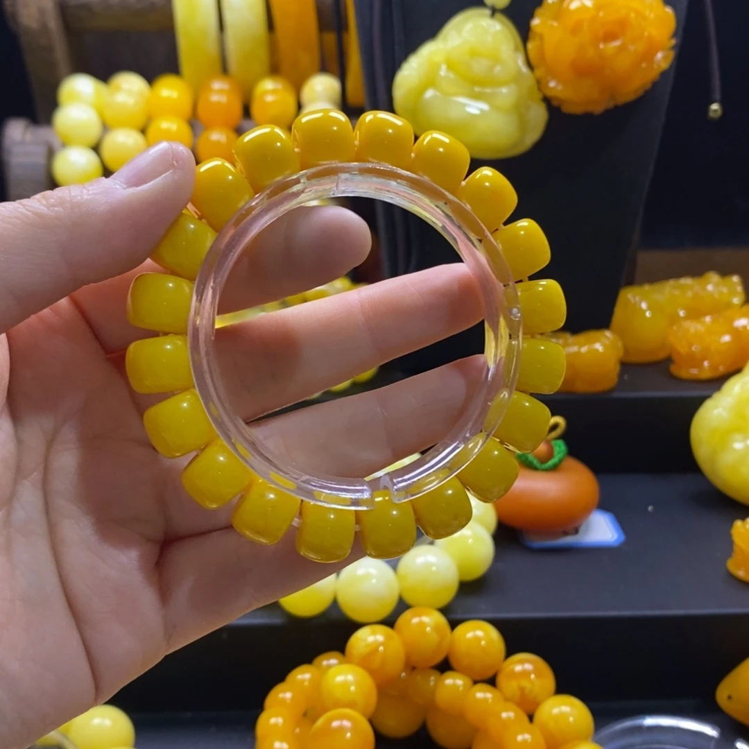 爱***爱非金属卡12鸡油黄全品手串