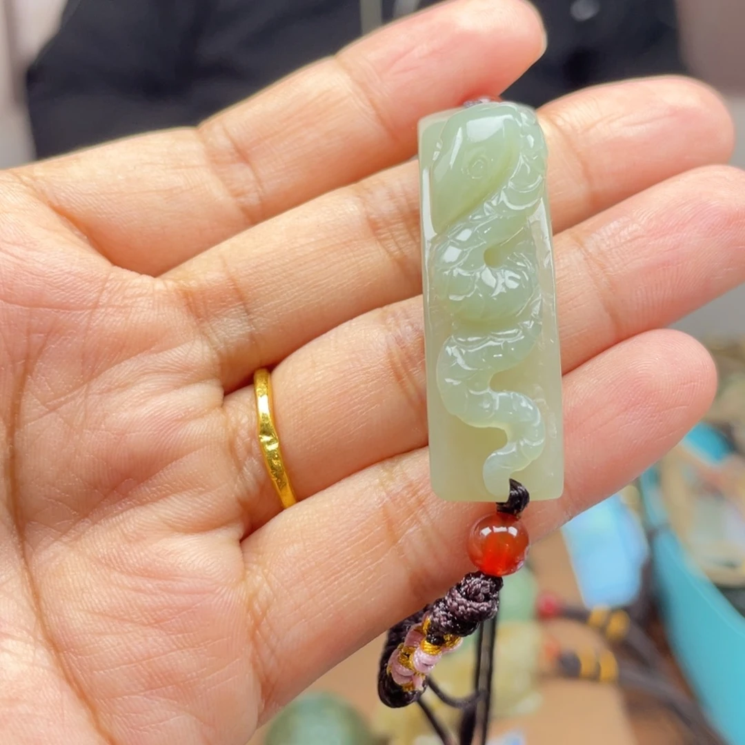 和田玉颈饰未镶嵌