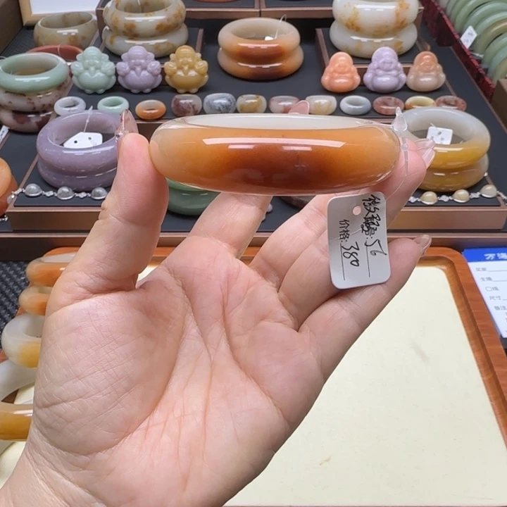 石英岩玉未镶嵌手镯
