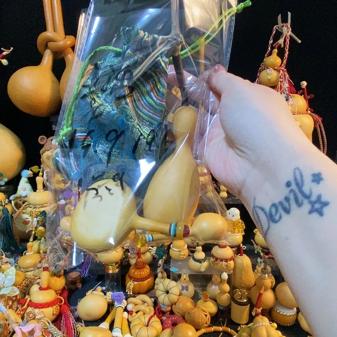 ?****无事牌，两个香口，一个鸡腿