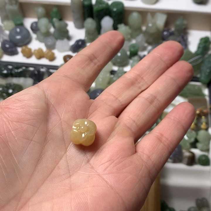 和田玉（糖玉）未镶嵌珠宝奇石