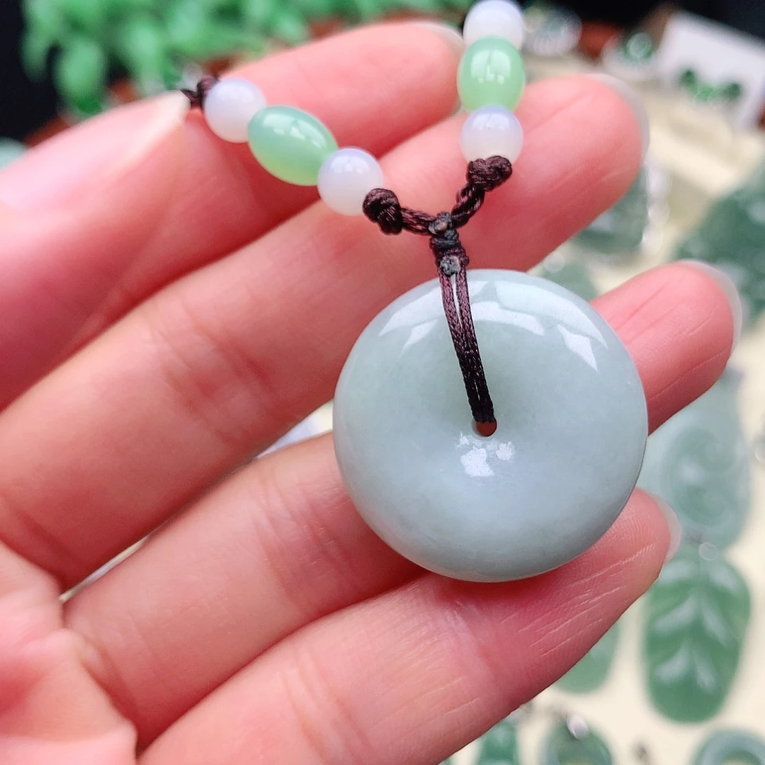 翡翠未镶嵌颈饰吊坠
