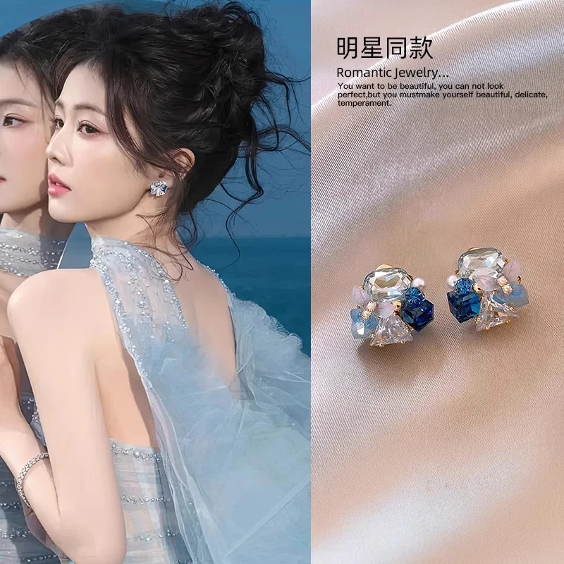 铜合金耳饰 蓝色耳钉女2025新款爆款耳环独特时尚适合夏天的耳饰